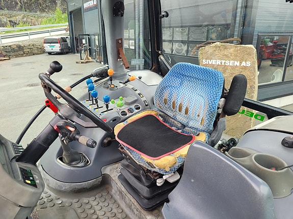 Deutz Fahr Agrotron 120 17 of 24
