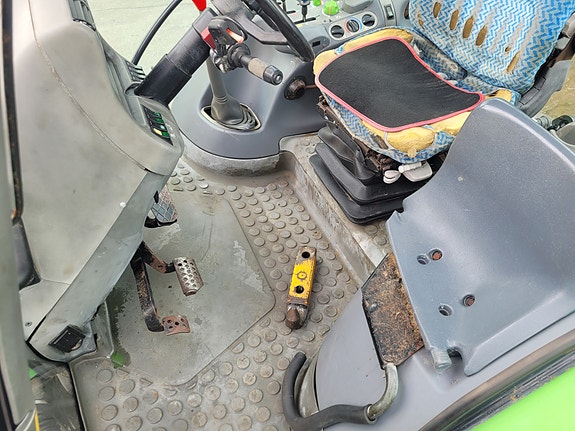Deutz Fahr Agrotron 120 16 of 24