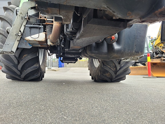 Deutz Fahr Agrotron 120 23 of 24