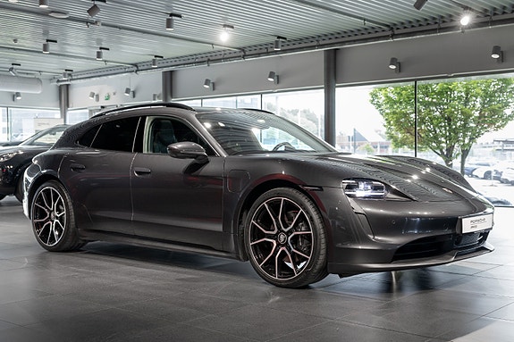 Porsche Taycan Sport Turismo 7 of 30