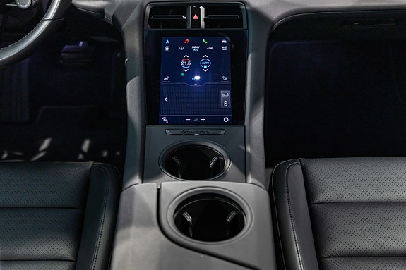 Porsche Taycan Sport Turismo 25 of 30