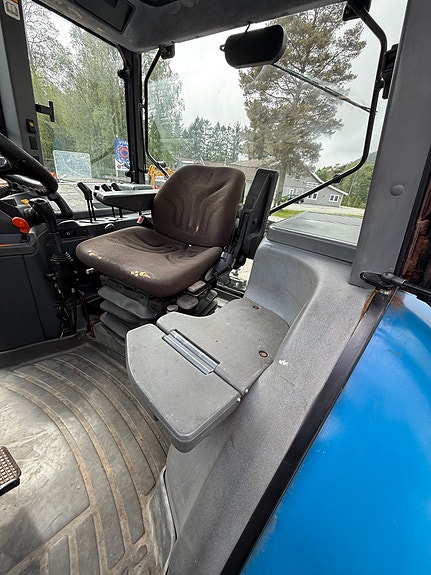 New Holland 8160 19 of 26