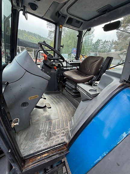 New Holland 8160 20 of 26