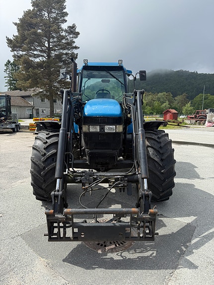 New Holland 8160 8 of 26