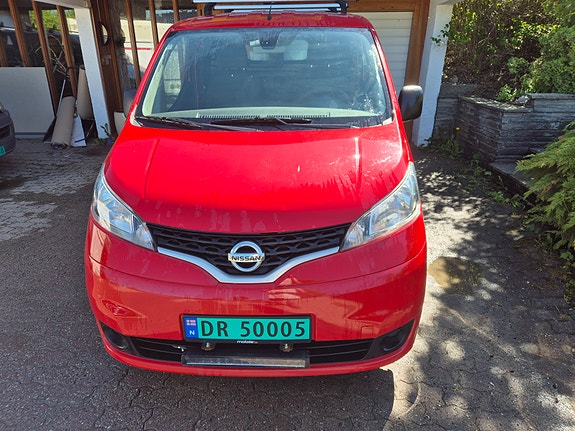 Nissan NV200 2 of 17