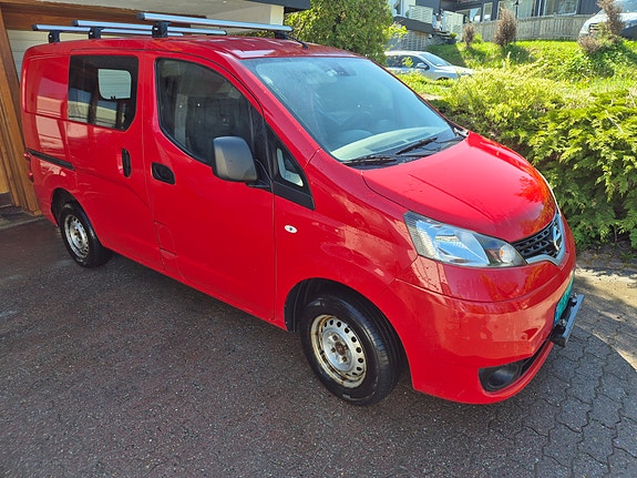 Nissan NV200 3 of 17