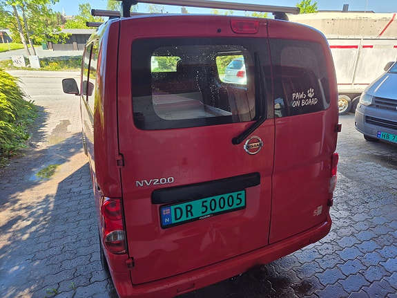 Nissan NV200 5 of 17