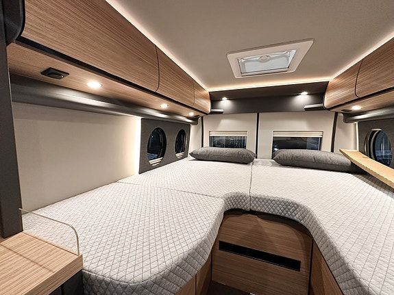 Malibu first class – two rooms GT skyview 640 LE RB, 180 HK, Automat, 4.0 tonn 14 of 30