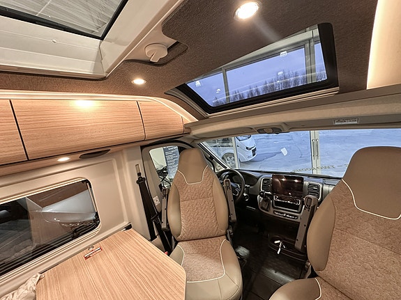 Malibu first class – two rooms GT skyview 640 LE RB, 180 HK, Automat, 4.0 tonn 26 of 30