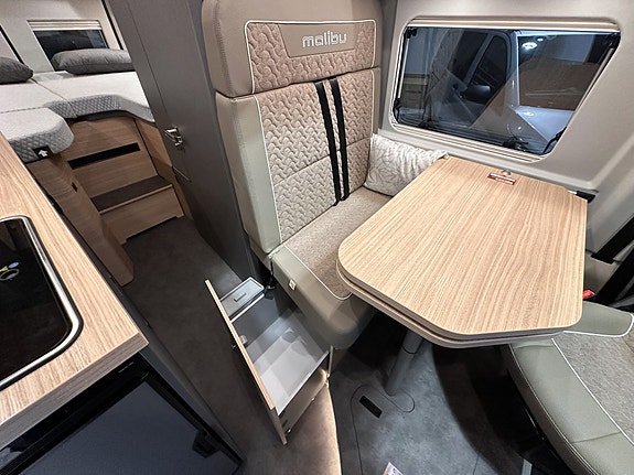 Malibu first class – two rooms GT skyview 640 LE RB, 180 HK, Automat, 4.0 tonn 24 of 30