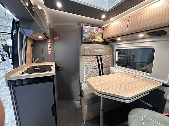 Malibu first class – two rooms GT skyview 640 LE RB, 180 HK, Automat, 4.0 tonn 23 of 30