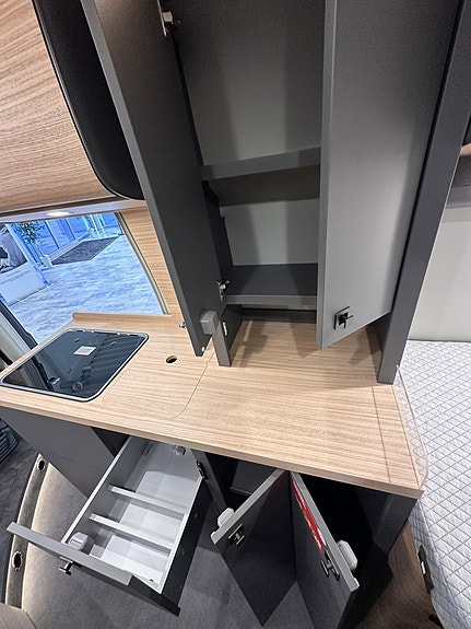 Malibu first class – two rooms GT skyview 640 LE RB, 180 HK, Automat, 4.0 tonn 17 of 30