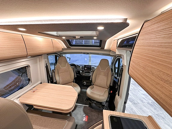 Malibu first class – two rooms GT skyview 640 LE RB, 180 HK, Automat, 4.0 tonn 22 of 30