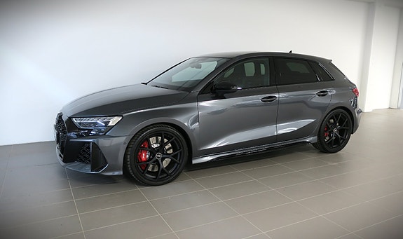 Audi RS3 4 of 5