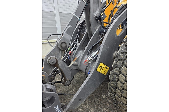 Volvo L60H2 4 of 9