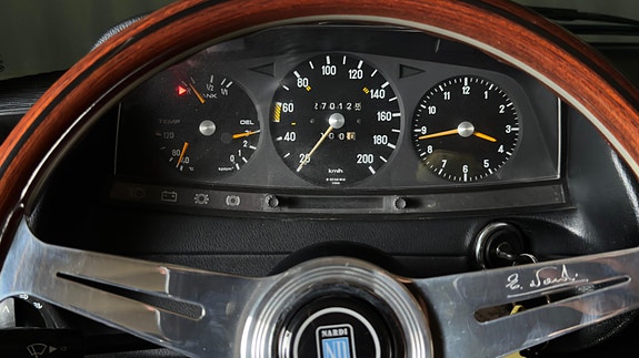 Mercedes-Benz 230 12 of 20