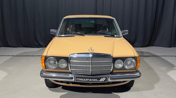 Mercedes-Benz 230 7 of 20