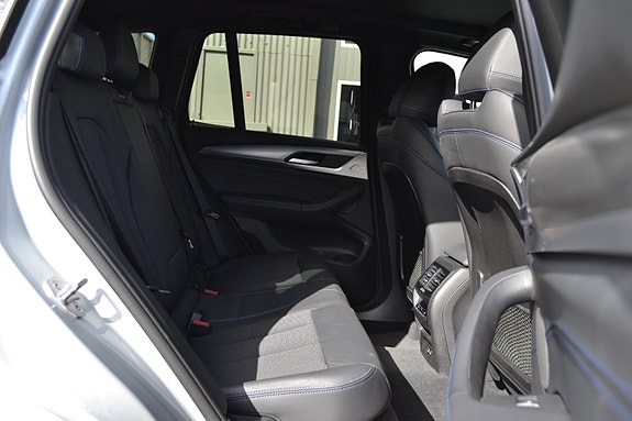 BMW X3 18 of 30