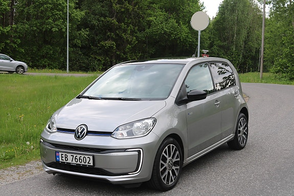 Volkswagen UP! 3 of 5