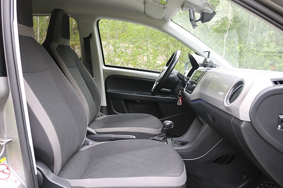 Volkswagen UP! 14 of 18