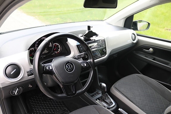 Volkswagen UP! 12 of 18