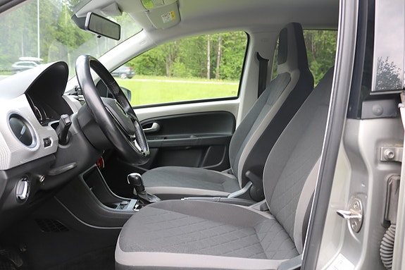 Volkswagen UP! 11 of 18