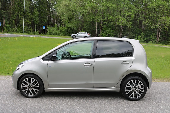 Volkswagen UP! 4 of 5