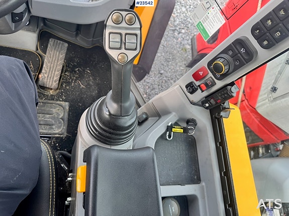 JCB  9010 26 of 30