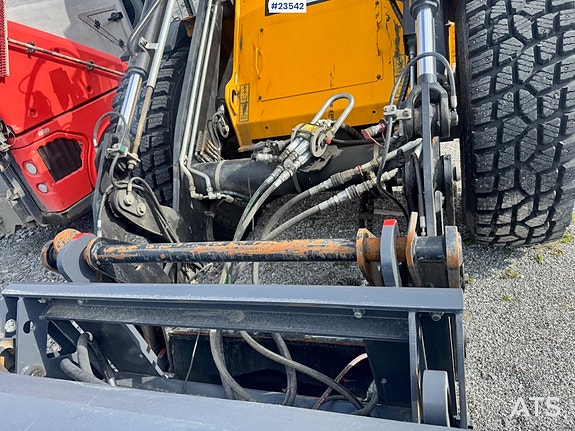 JCB  9010 11 of 30