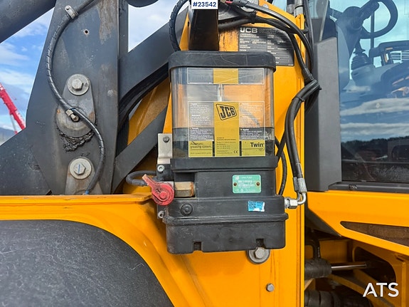 JCB  9010 17 of 30
