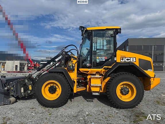 JCB  9010 3 of 5