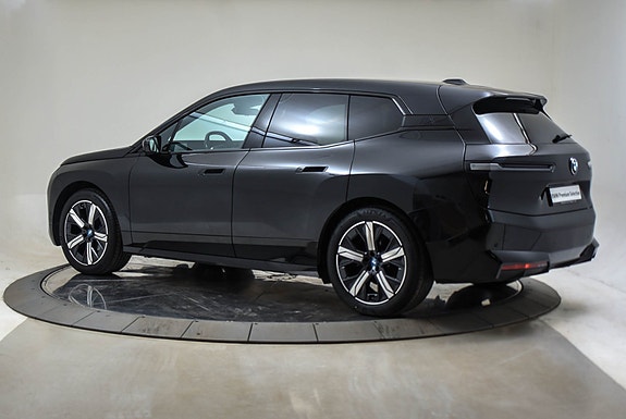 BMW iX 3 of 5