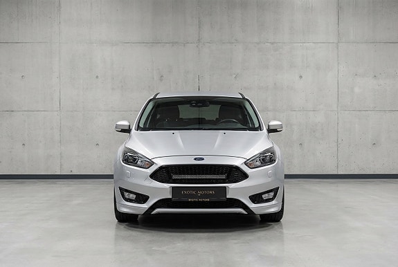 Ford Focus 2 of 5