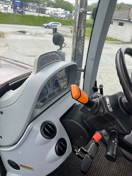 New Holland T7.235 2013, kr 810 000,-