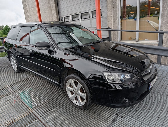 Subaru Legacy 5 of 5