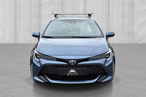 Toyota Corolla 2 of 5