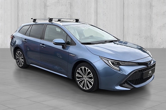 Toyota Corolla 3 of 5