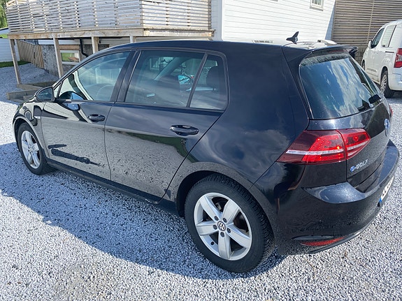 Volkswagen e-Golf VII 4 of 5