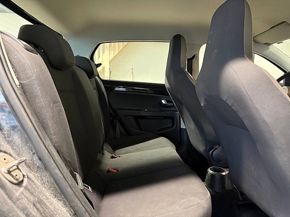 Volkswagen UP! 11 of 30