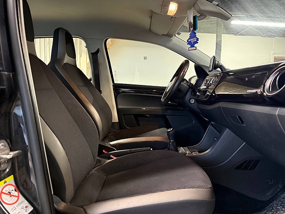 Volkswagen UP! 9 of 30