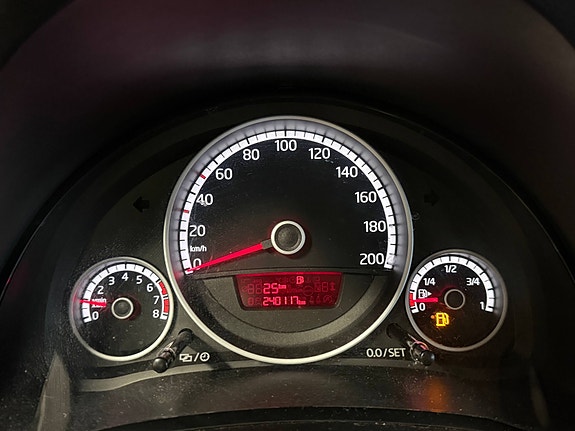 Volkswagen UP! 19 of 30