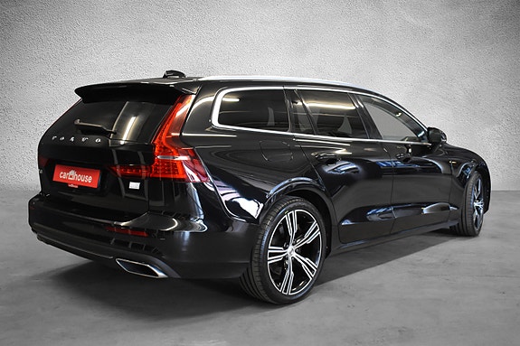 Volvo V60 4 of 5