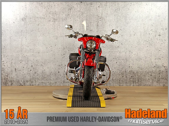 Harley-Davidson FLSTSE / CVO Convertible 110cui 3 of 5