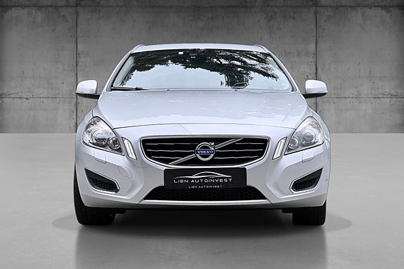 Volvo V60 3 of 5