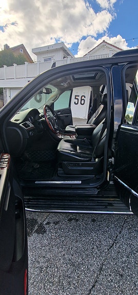 Cadillac Escalade 27 of 30