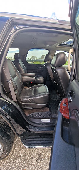 Cadillac Escalade 16 of 30