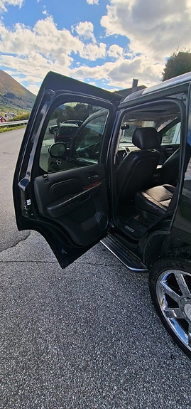Cadillac Escalade 26 of 30