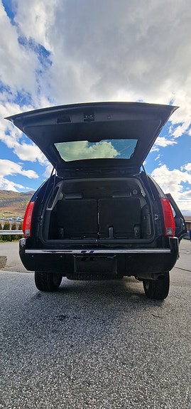 Cadillac Escalade 24 of 30