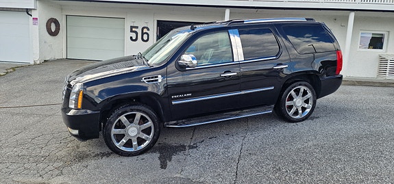 Cadillac Escalade 9 of 30
