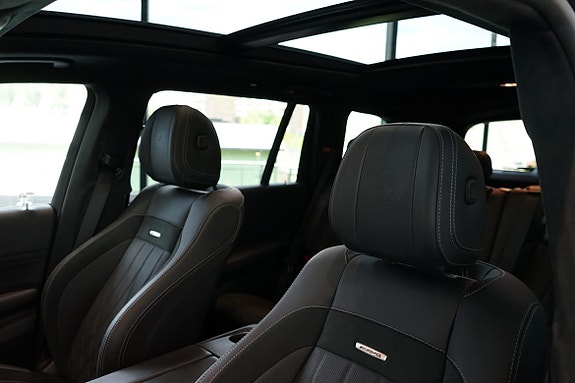 Mercedes-Benz GLS63 12 of 15